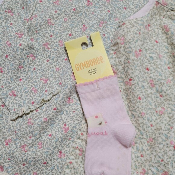 Gymboree Winter Berries Vintage 12-18 month one piece, bodysuit & socks NWT set. - Picture 2 of 5